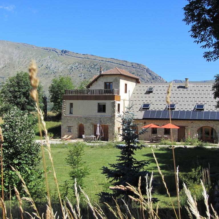 Le Clos De Lumiere La Roche-des-Arnauds Exterior photo