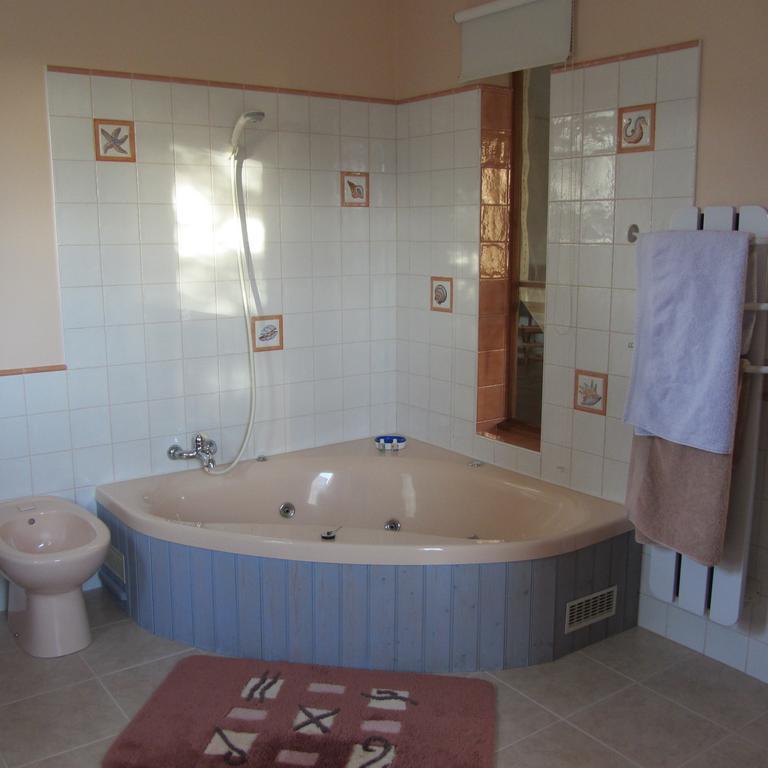 Le Clos De Lumiere La Roche-des-Arnauds Room photo